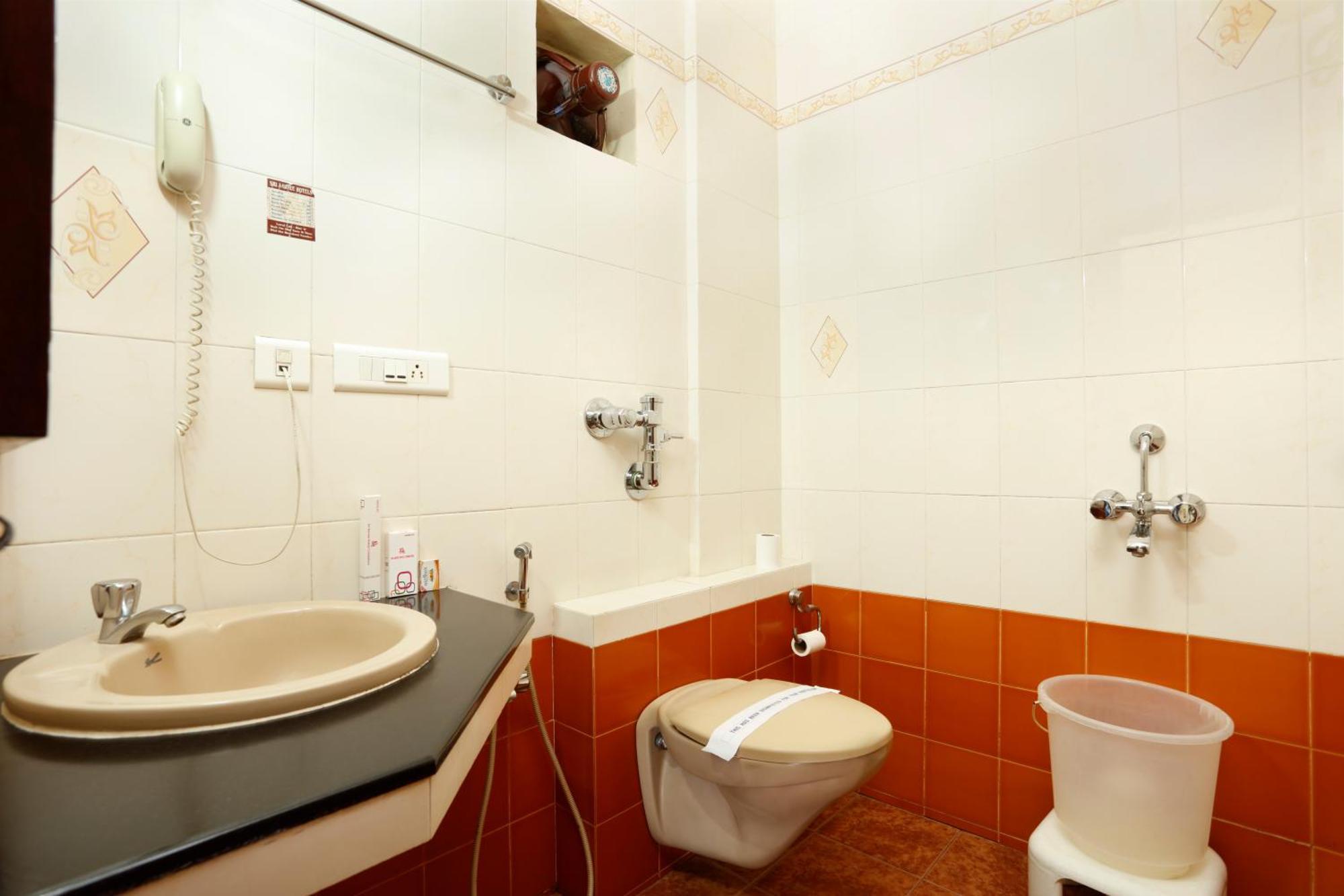 קוימבטור Sri Aarvee Hotels מראה חיצוני תמונה
