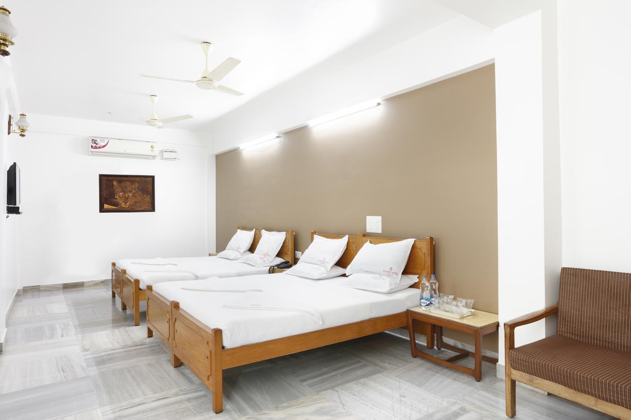 קוימבטור Sri Aarvee Hotels מראה חיצוני תמונה