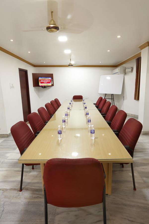 קוימבטור Sri Aarvee Hotels מראה חיצוני תמונה